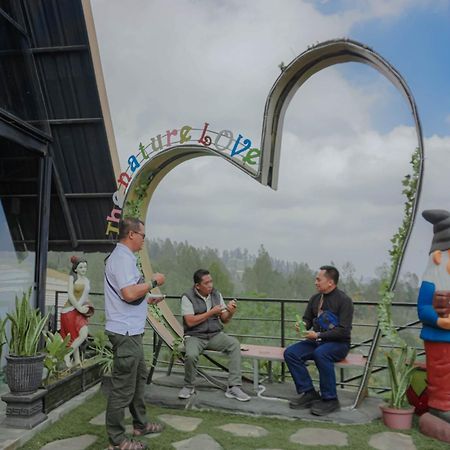 Hotel Nature Bromo And Resort ปาซูรูอัน ภายนอก รูปภาพ
