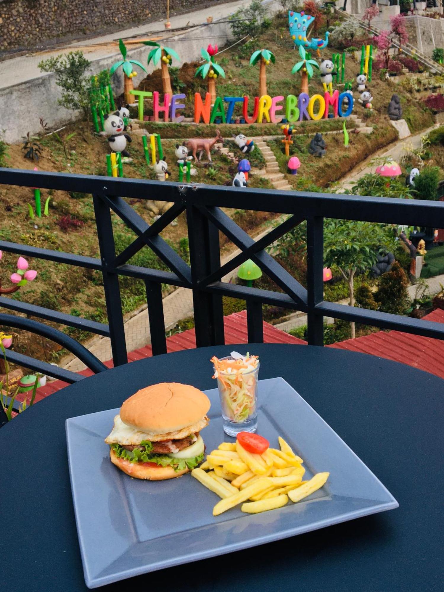Hotel Nature Bromo And Resort ปาซูรูอัน ภายนอก รูปภาพ
