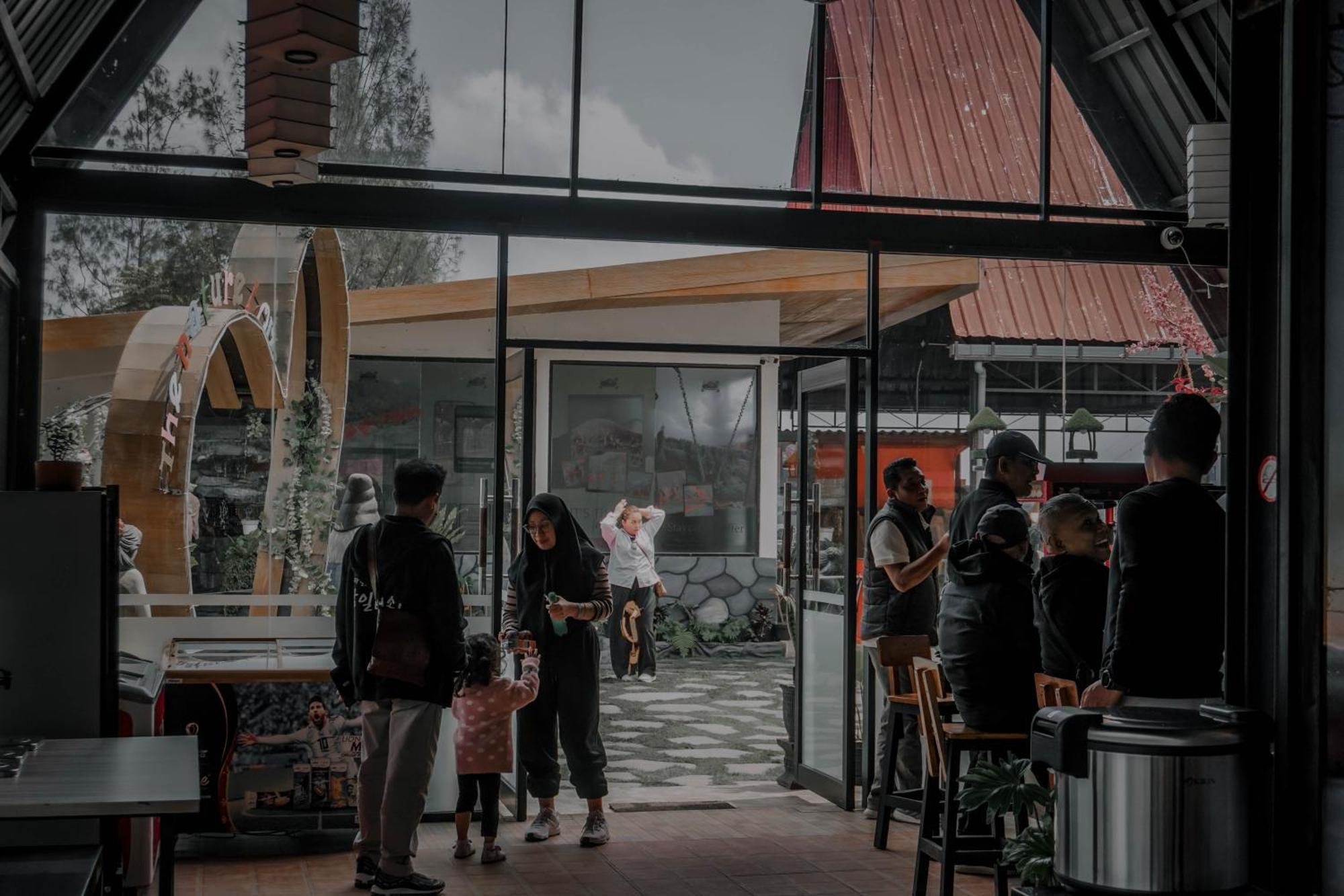 Hotel Nature Bromo And Resort ปาซูรูอัน ภายนอก รูปภาพ