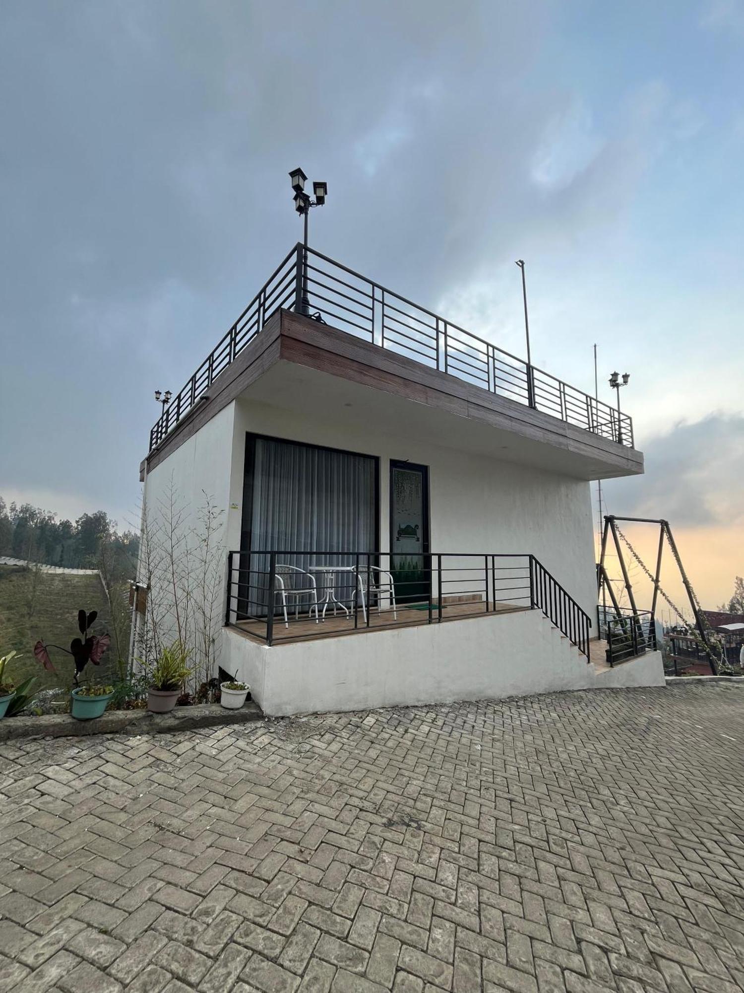 Hotel Nature Bromo And Resort ปาซูรูอัน ภายนอก รูปภาพ